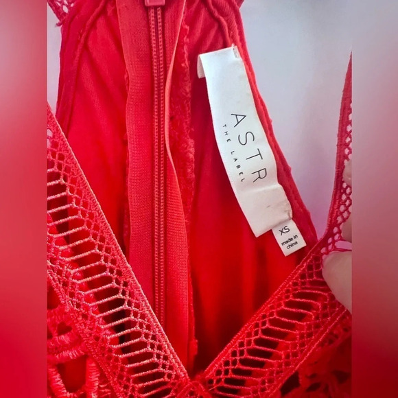 ASTR the label xs red lace dress in great conditionβ - Picture 5 of 5